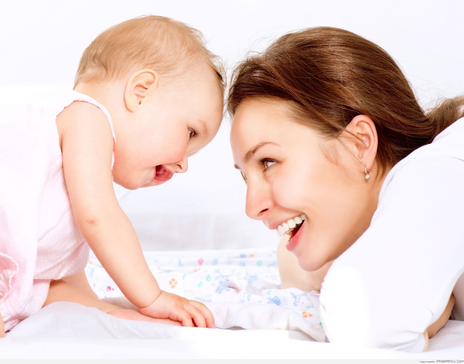 Tìm người chăm em bé tại nhà ở đâu đảm bảo và an tâm nhất